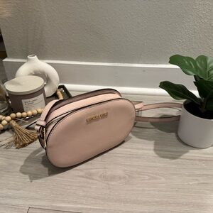 PERFECT Condition Authentic Michael Kors Blush Jet Set Leather Crossbody Bag